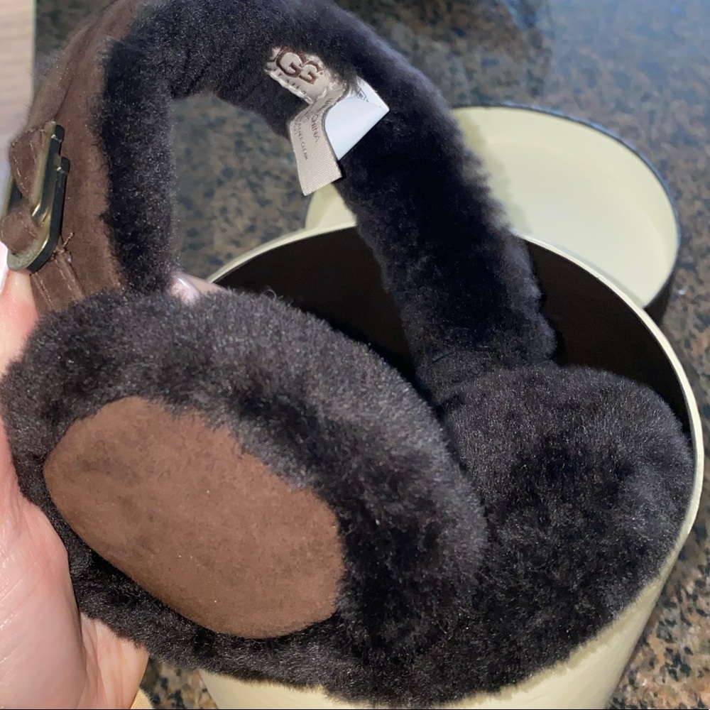 UGG EARMUFFS